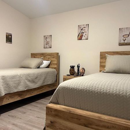 Villa Walking Distance To Stagecoach Indio Exterior foto